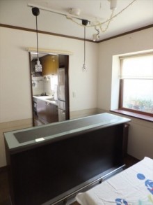 リビングと一体の対面キッチンにリフォーム リビングと一体の対面キッチンにリフォーム